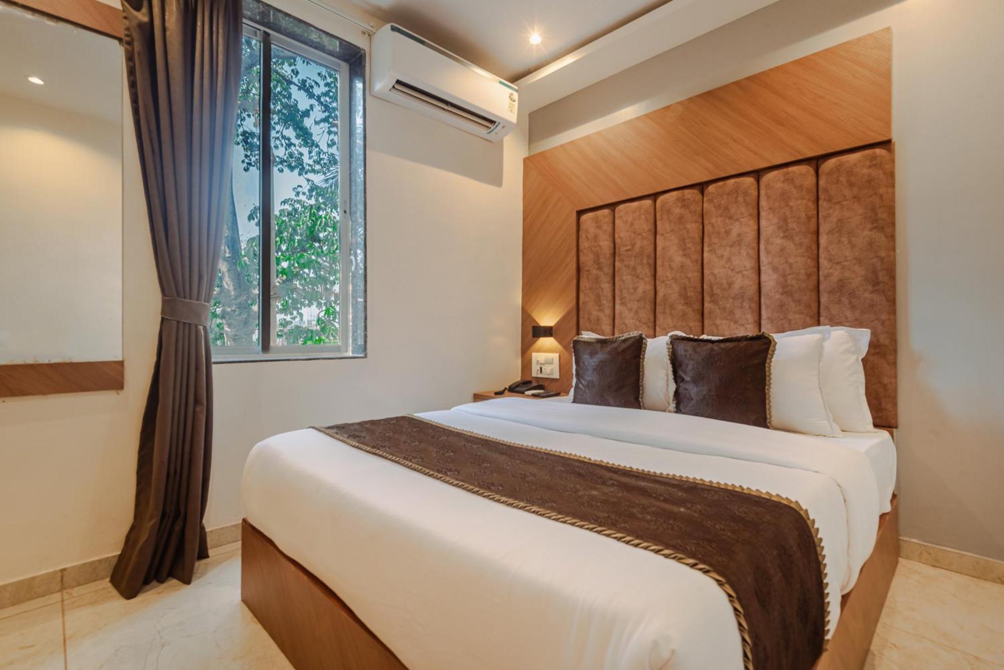 Silver Park Hotel *
